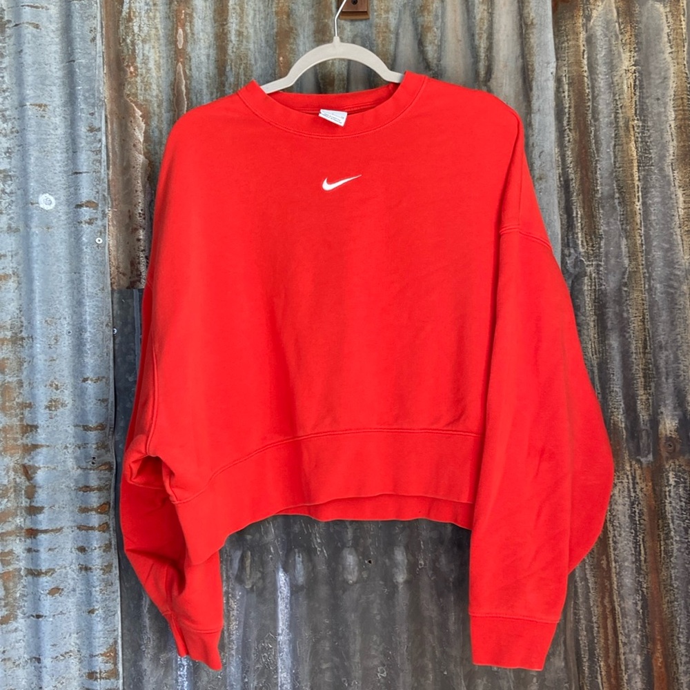 nike drop shoulder crew neck sweatshirt, women’s S, like new condition!